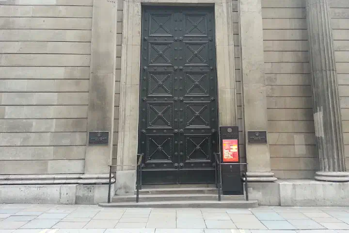 The main entrance of the Bank of England Museum.
