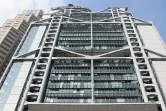 The southern façade of the HSBC Hong Kong headquarters building.