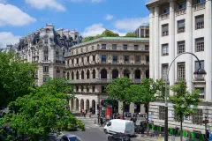 Maison dorée prise en photo depuis le balcon du CE BNP au 1er étage