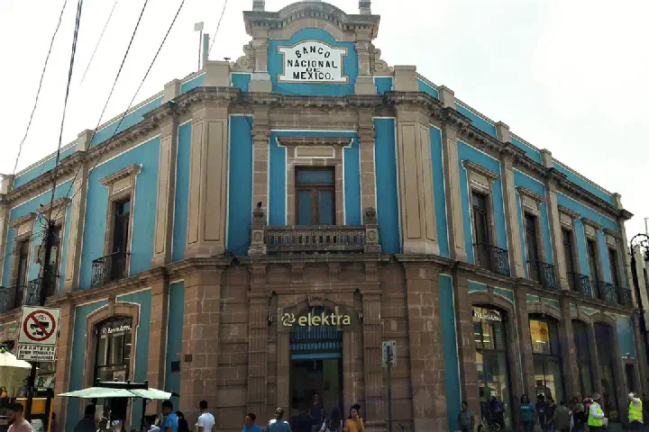 The former Banco Nacional de México building.