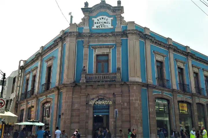 The former Banco Nacional de México building.