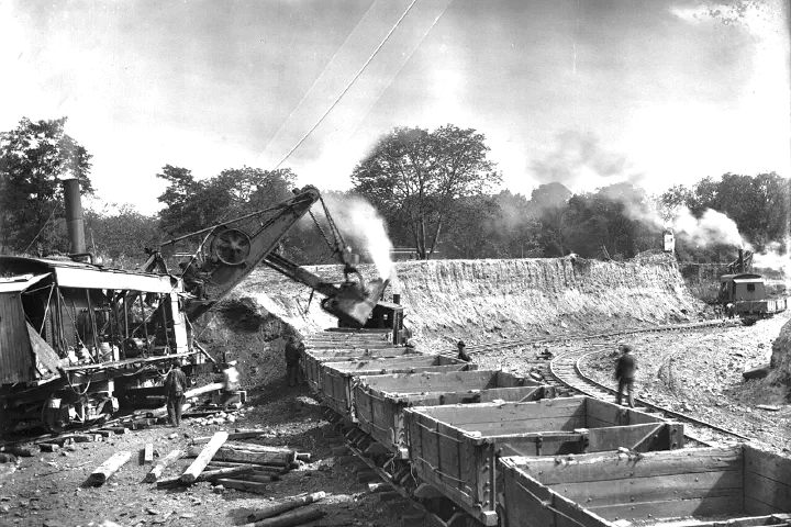 Construction of the Russell Senate Office Building foundation with a steam shovel, May 22, 1905.