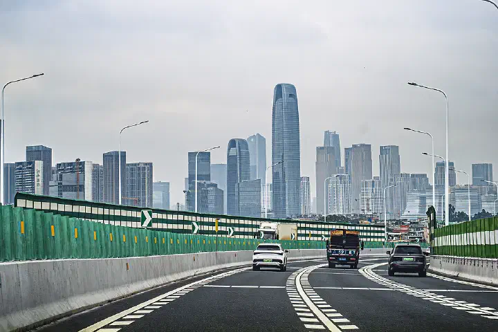 The Guangzhou skyline, seen from Xinhua Kuaisulu.