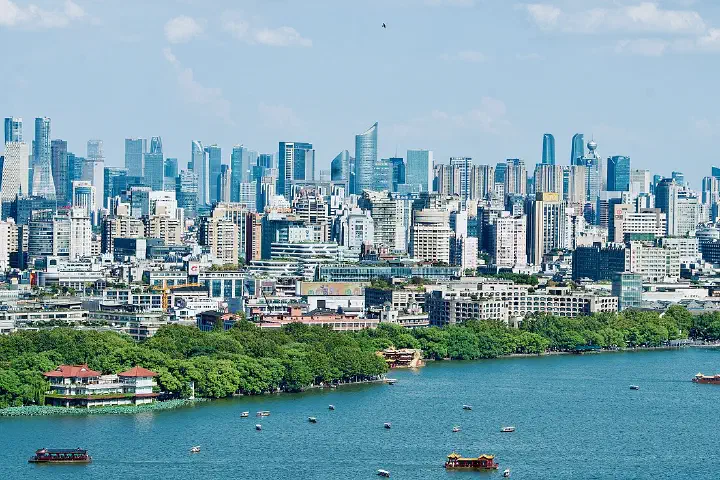 Hangzhou and the Outer West Lake, seen from Huanglong.
