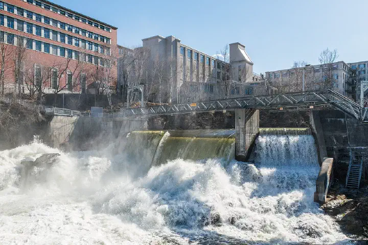 A north view of the Abénaquis Hydroelectric dam on River Magog, Sherbrooke.