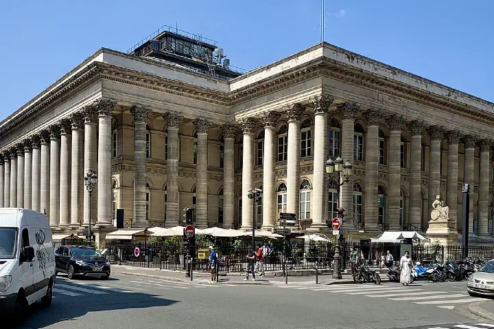 16 Place de la Bourse, Paris.