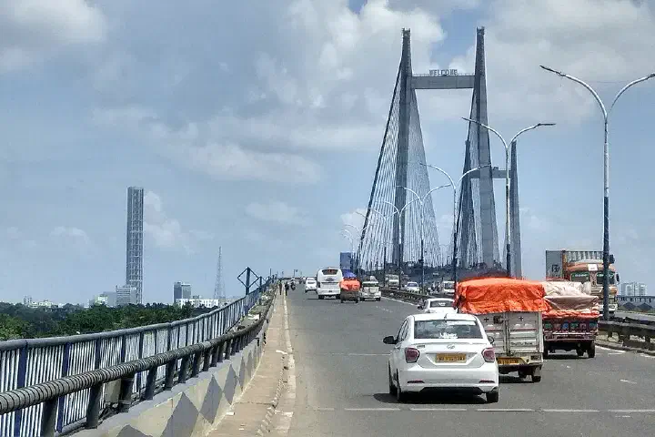 The Kolkata skyline from Vidyasagar Setu, with the Maidan and Fort William visible.
