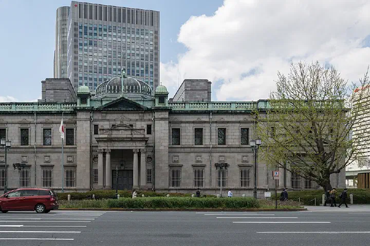 A west view of the Bank of Japan's Osaka branch in Kita-ku.