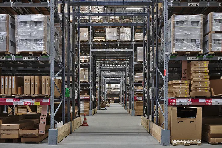 The self-serve warehouse at IKEA Anderlecht.