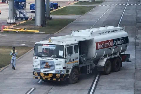 An IndianOil Aviation Fuel Tanker at New Delhi Indira Gandhi International Airport.JPG