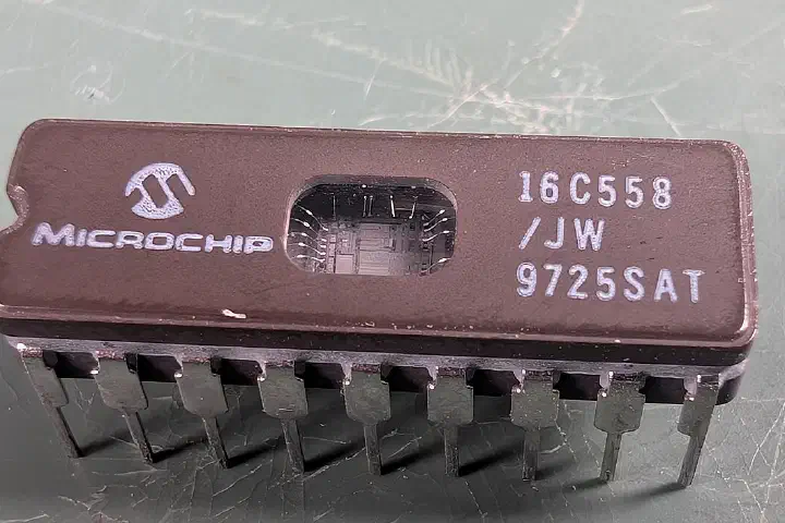 A Microchip Technology PIC16C558 microcontroller.