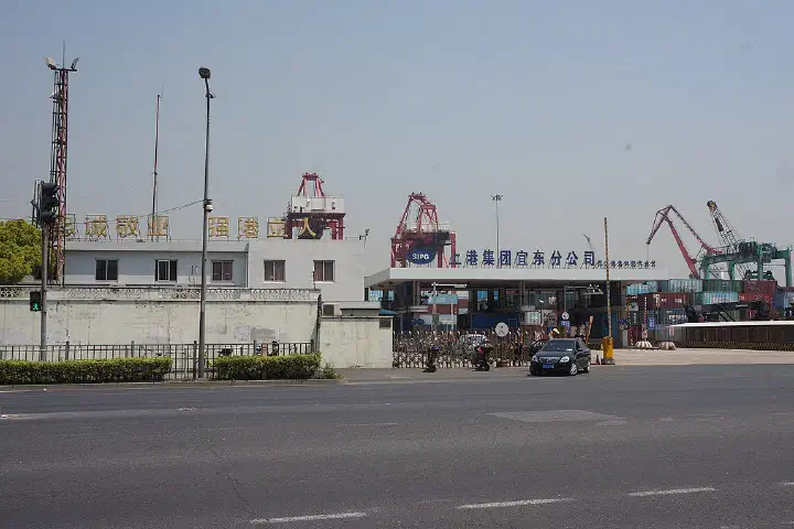 SIPG's Jungong Road port, April 2017.