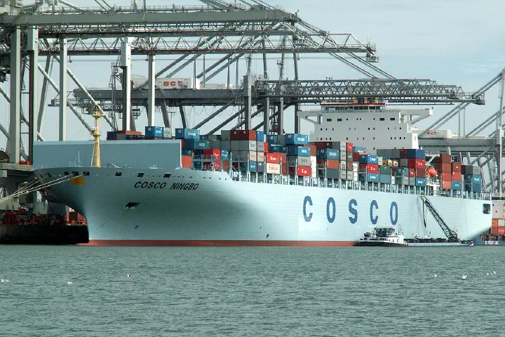 The Cosco Ningbo at the Amazone harbour, Port of Rotterdam, April 17, 2006.