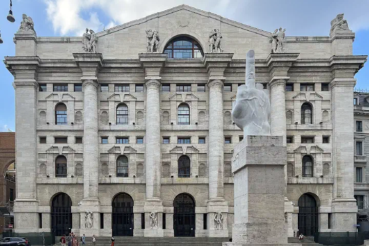 Palazzo Mezzanotte, Milan.