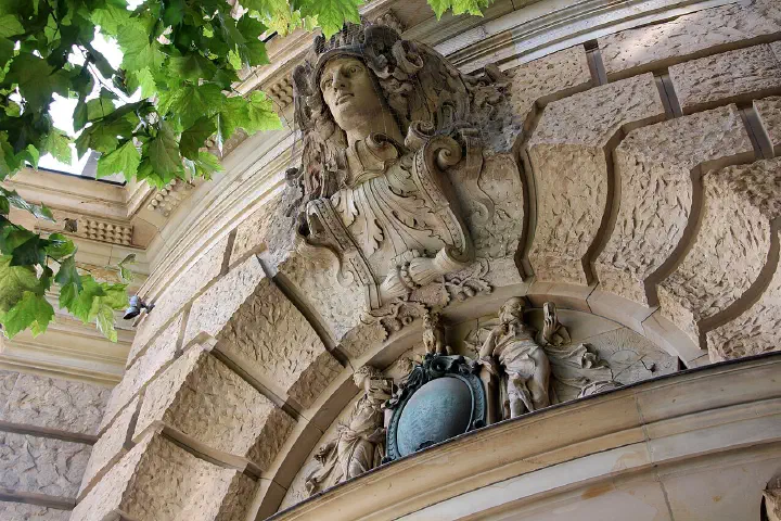 A Wilhelminian-era building on Lenbachplatz, originally designed in neo-Renaissance style for Deutsche Bank.