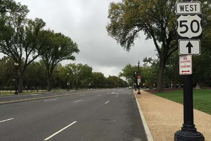 Looking west along Constitution Avenue NW at 17th Street in Washington, D.C.