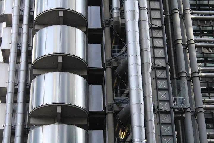 Lloyd's building .mw-parser-output .messagebox{margin:4px 0;width:auto;border-collapse:collapse;border:2px solid
