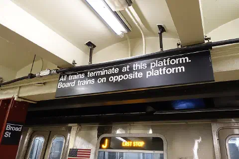 The north end of the Brooklyn-bound platform of the Broad Street BMT Nassau Street station.